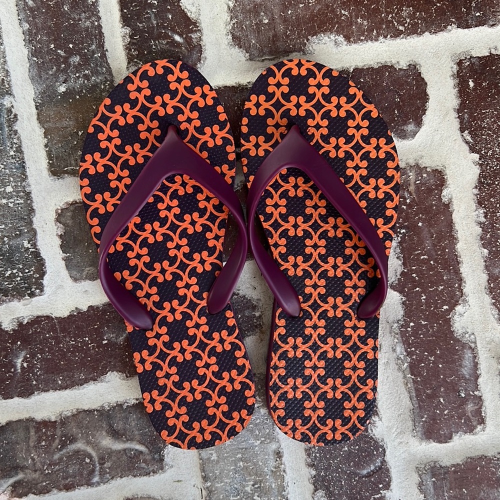Vera Bradley flips flops
